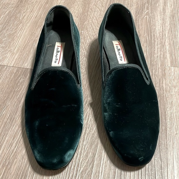 Talbots Women Unisa Loafers Size 7 Green Velvet Leather Holiday Contemporary - Picture 1 of 13